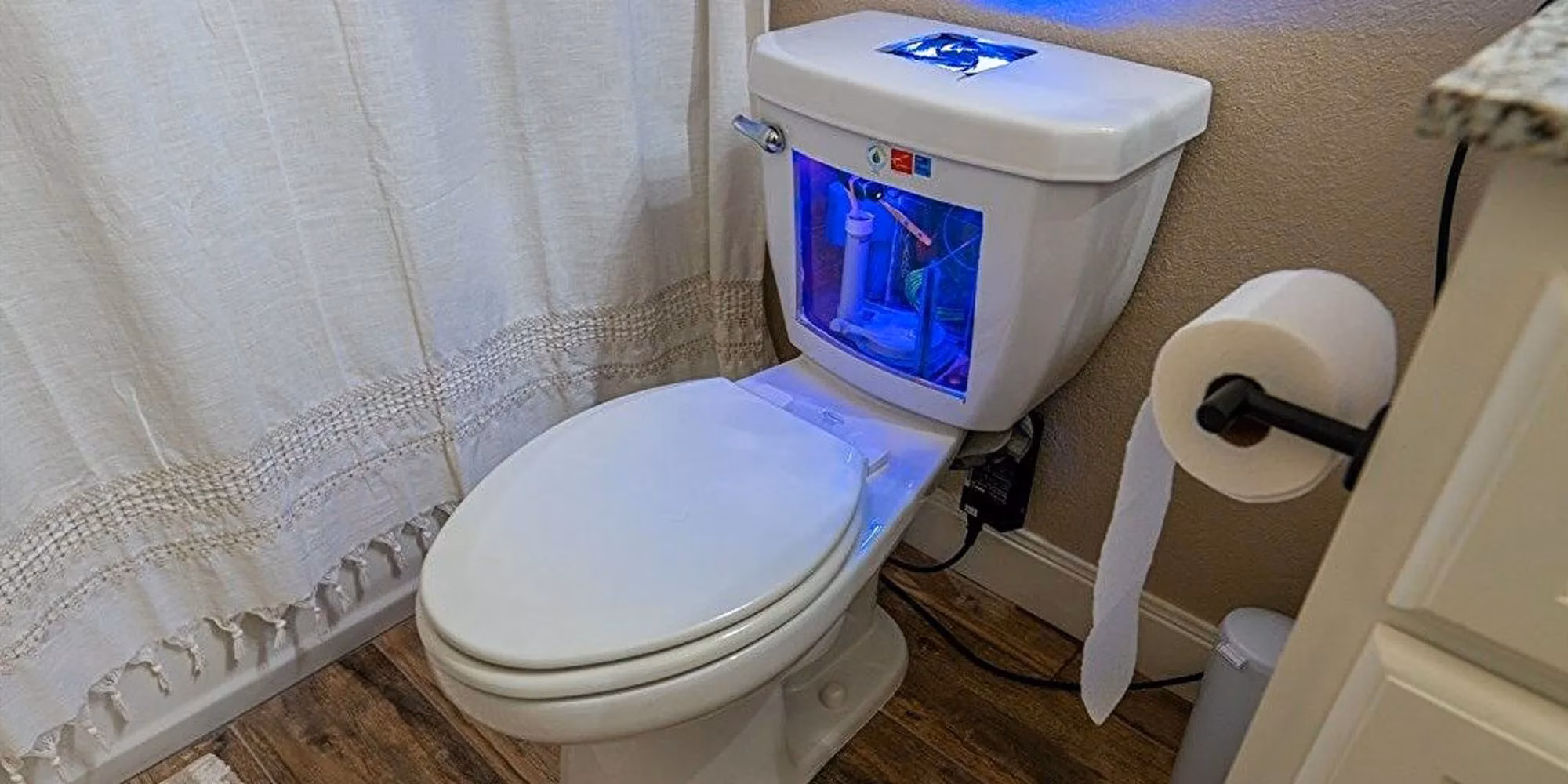 the-throne-of-gaming-how-one-youtuber-merged-technology-with-toilet-in-2025-image-0